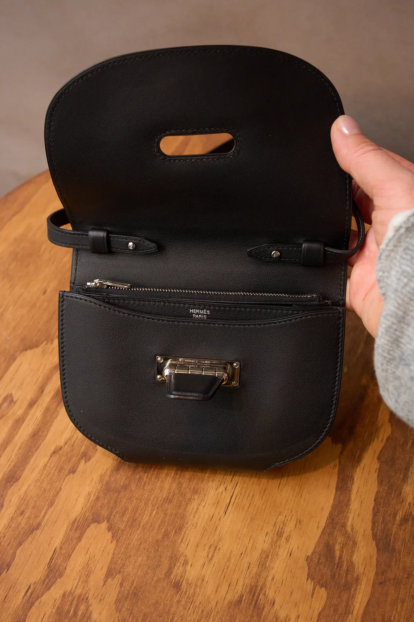 Hermes Convoyeur Mini Black 4